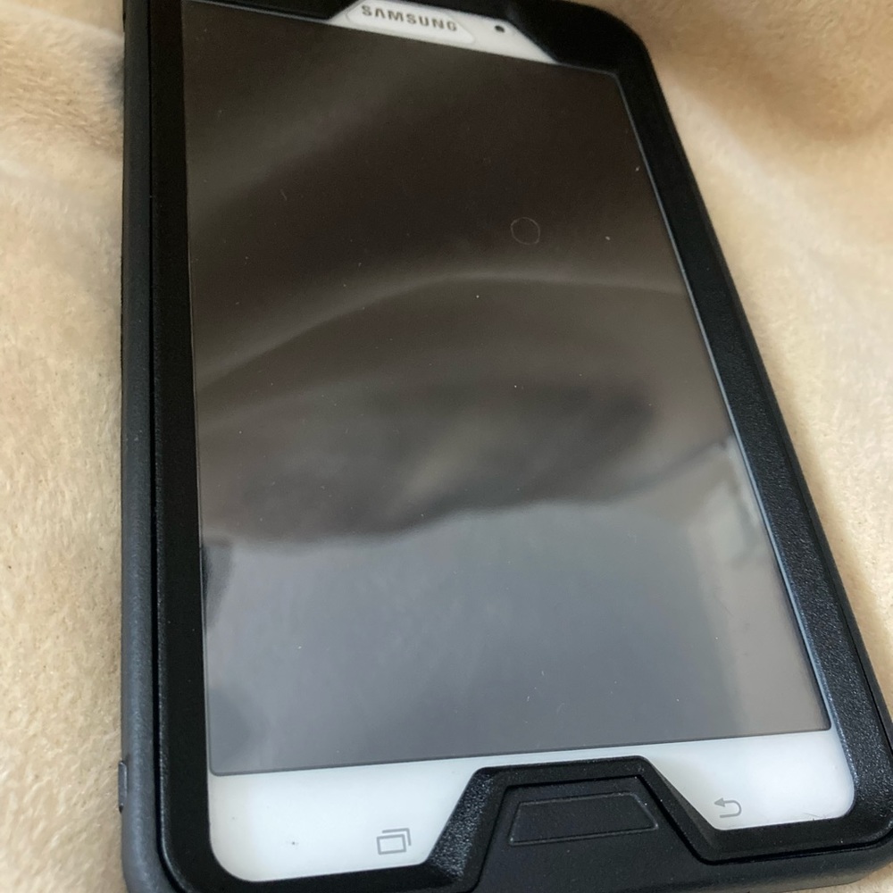 Samsung Galaxy Tab 4 8GB SM-T23ONU w/ a charge cord that works (not samsung)